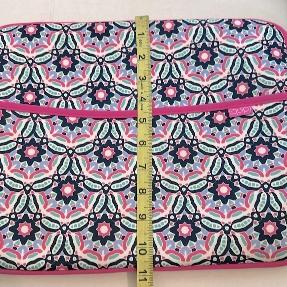 QUIP LARGE LAPTOP BAG with messenger strap in Kaleidoscope Print